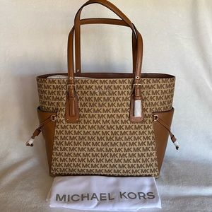NWT Michael Kors Voyager EW Monogram Tote